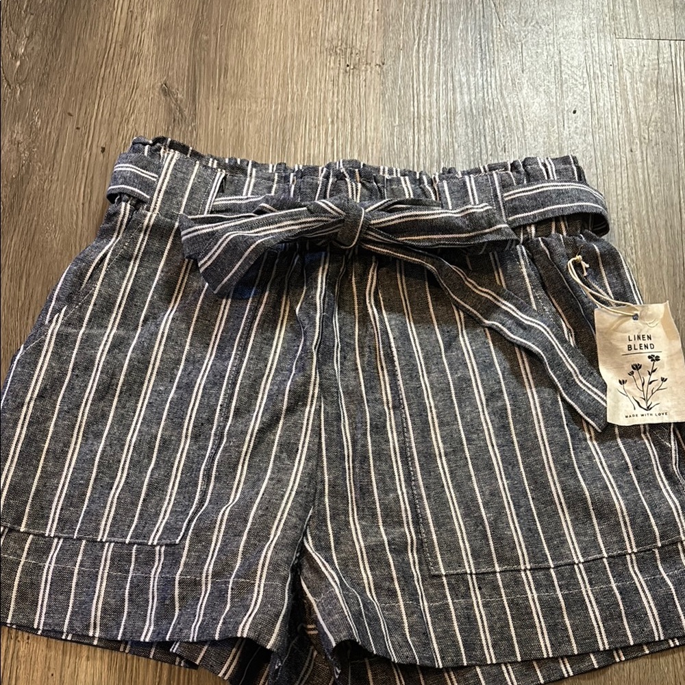 NWOT Indigo Rein Striped Linen Blend Women's Shorts
